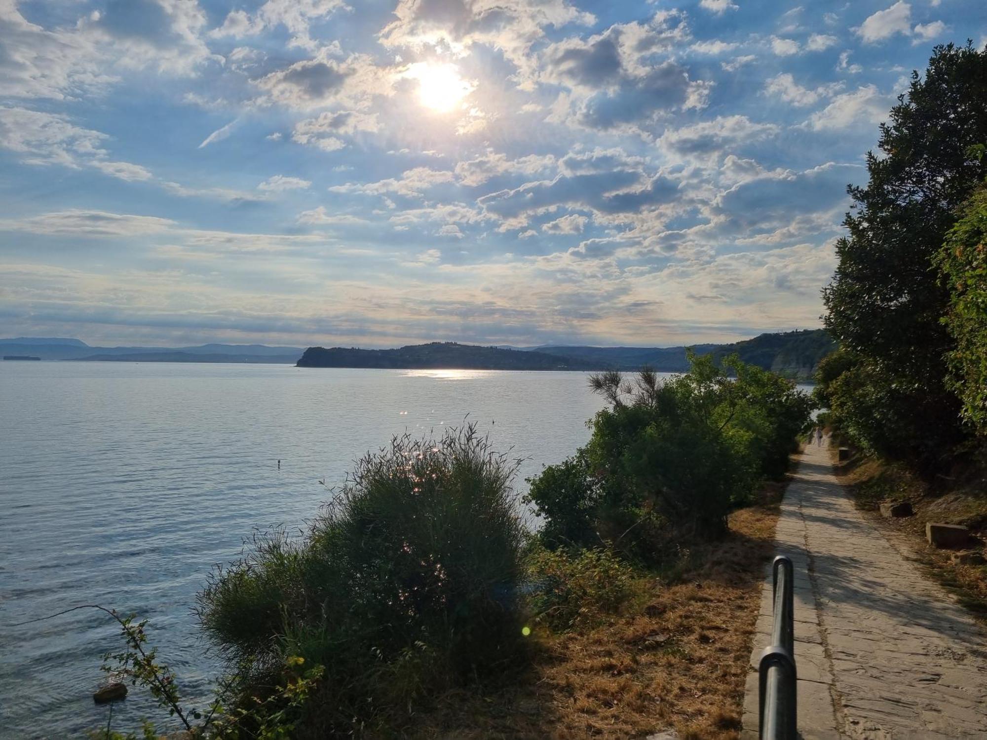 Piran Beach House - Private Oasis - Beachfront Apartment With A Sea View Terrace Dış mekan fotoğraf
