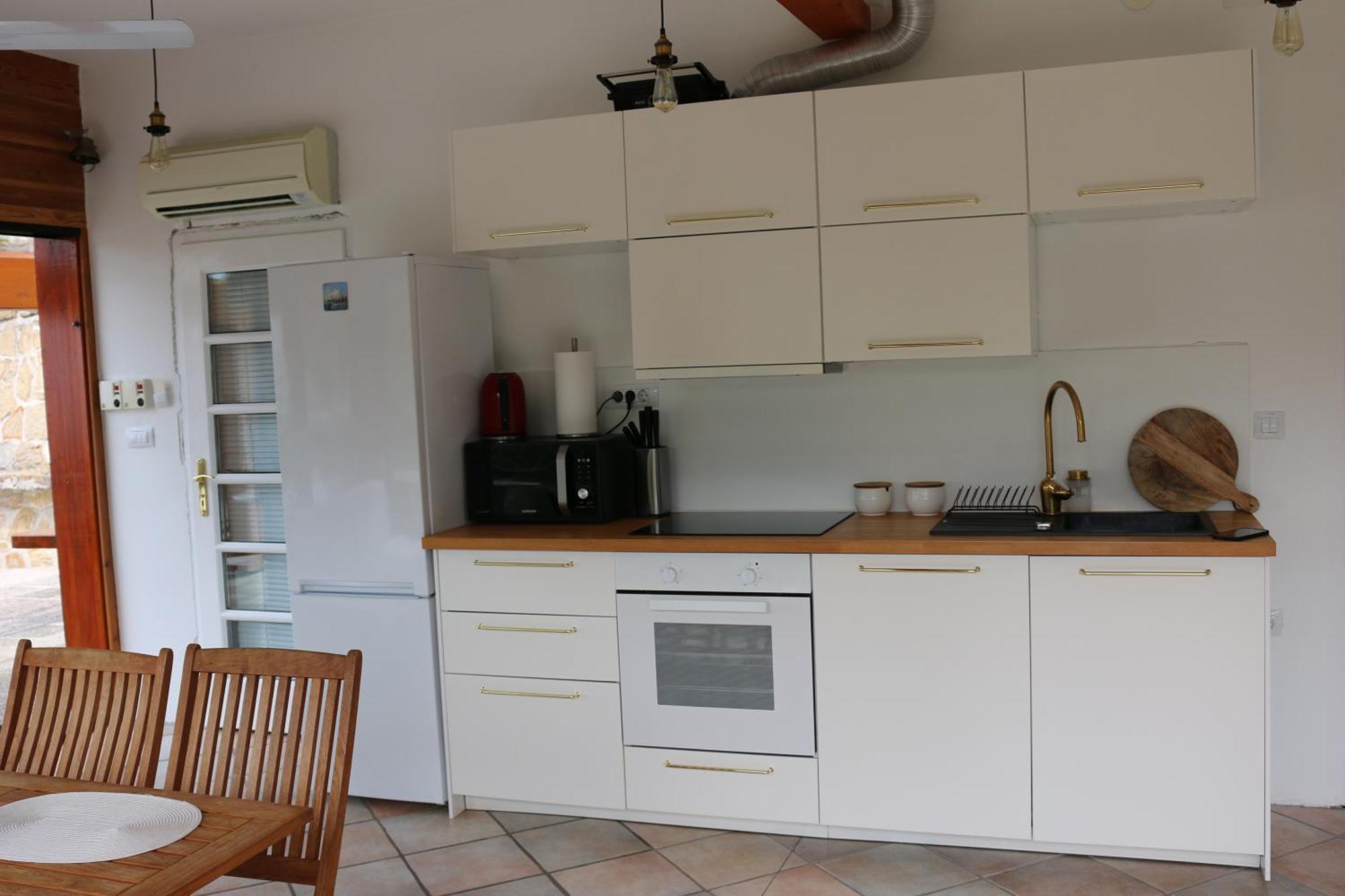 Piran Beach House - Private Oasis - Beachfront Apartment With A Sea View Terrace Dış mekan fotoğraf