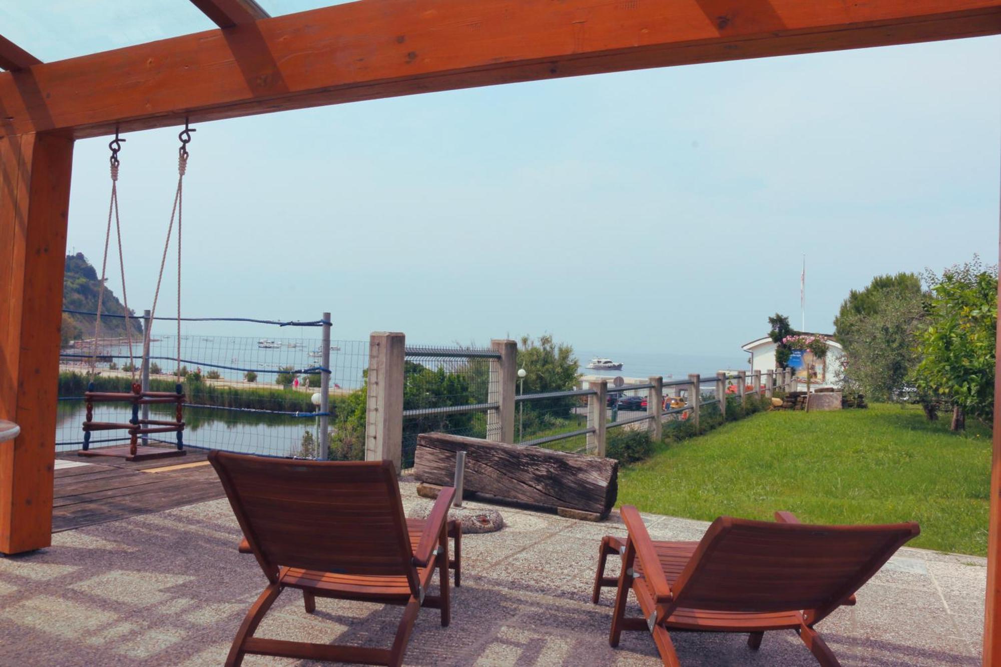 Piran Beach House - Private Oasis - Beachfront Apartment With A Sea View Terrace Dış mekan fotoğraf